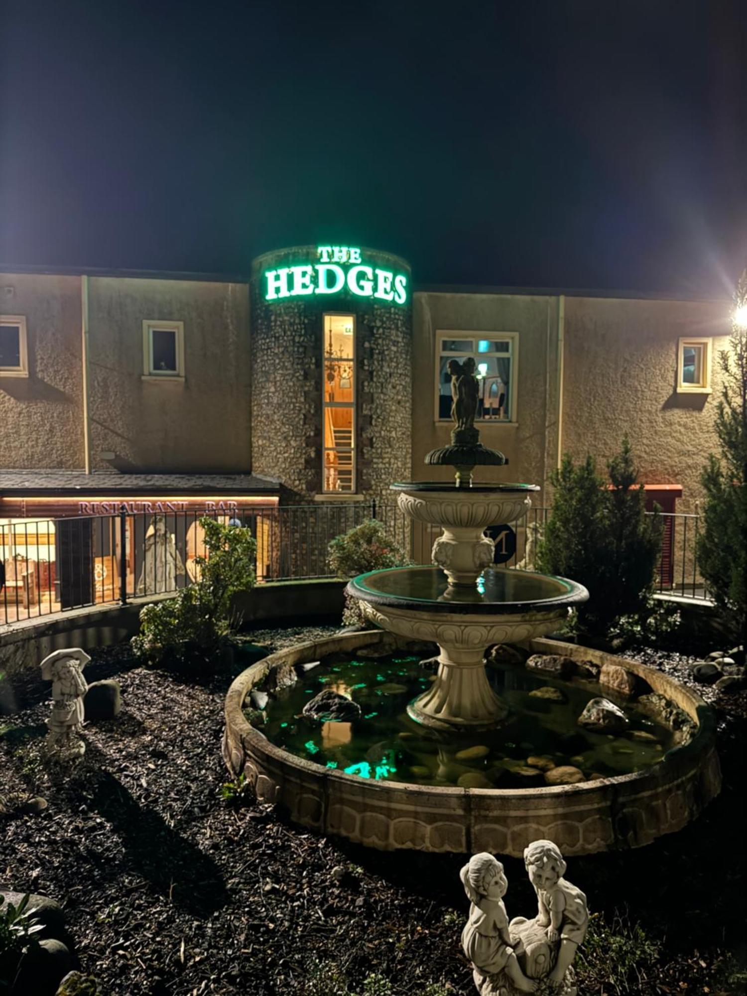 The Hedges Hotel Stranocum エクステリア 写真