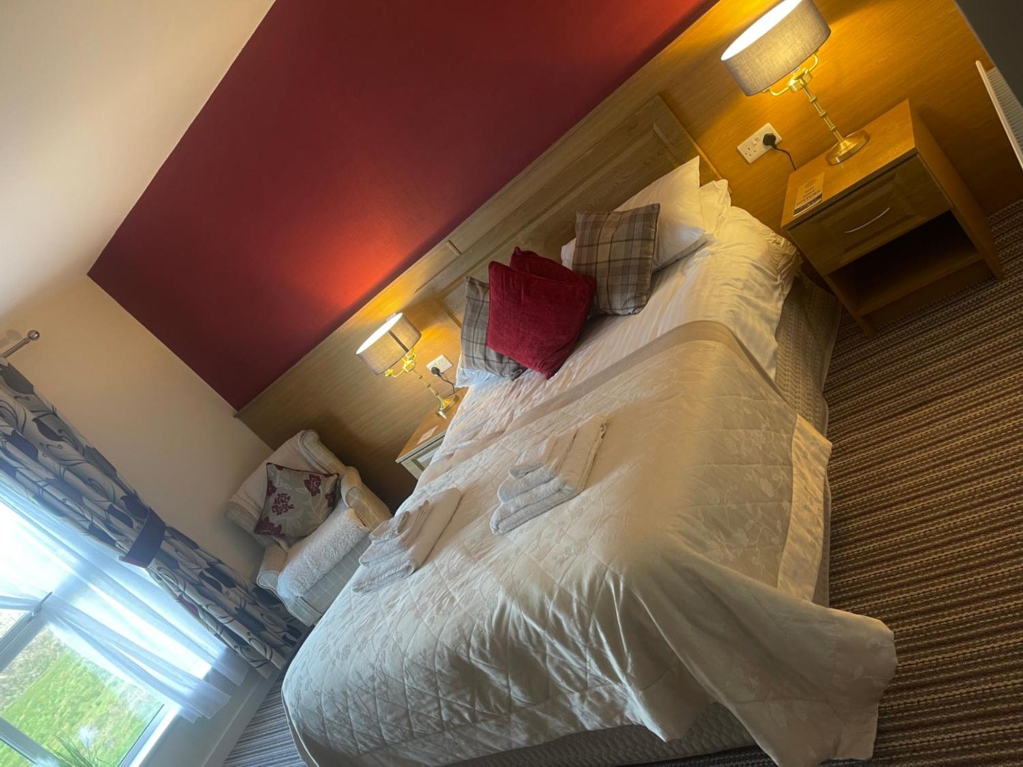 The Hedges Hotel Stranocum エクステリア 写真