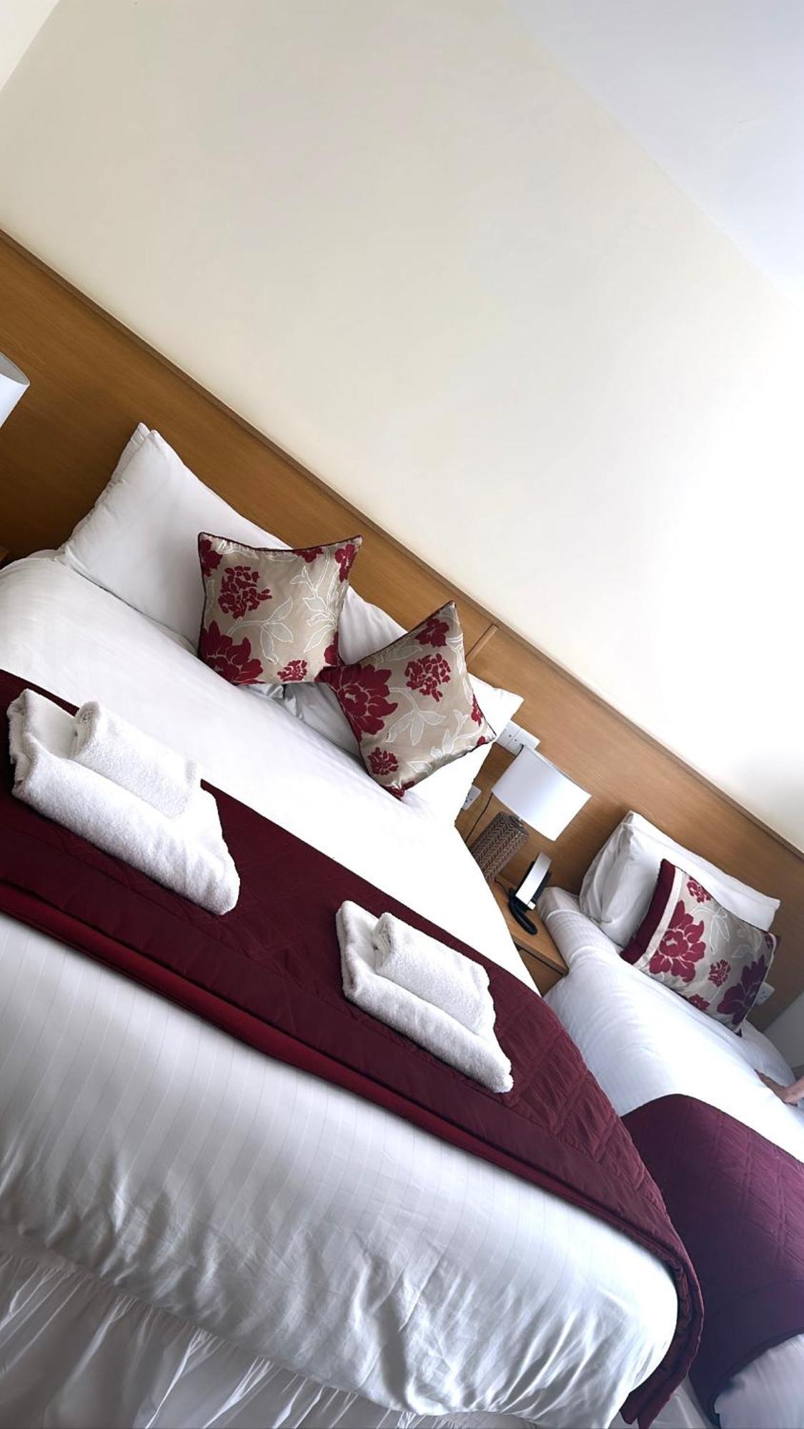 The Hedges Hotel Stranocum エクステリア 写真