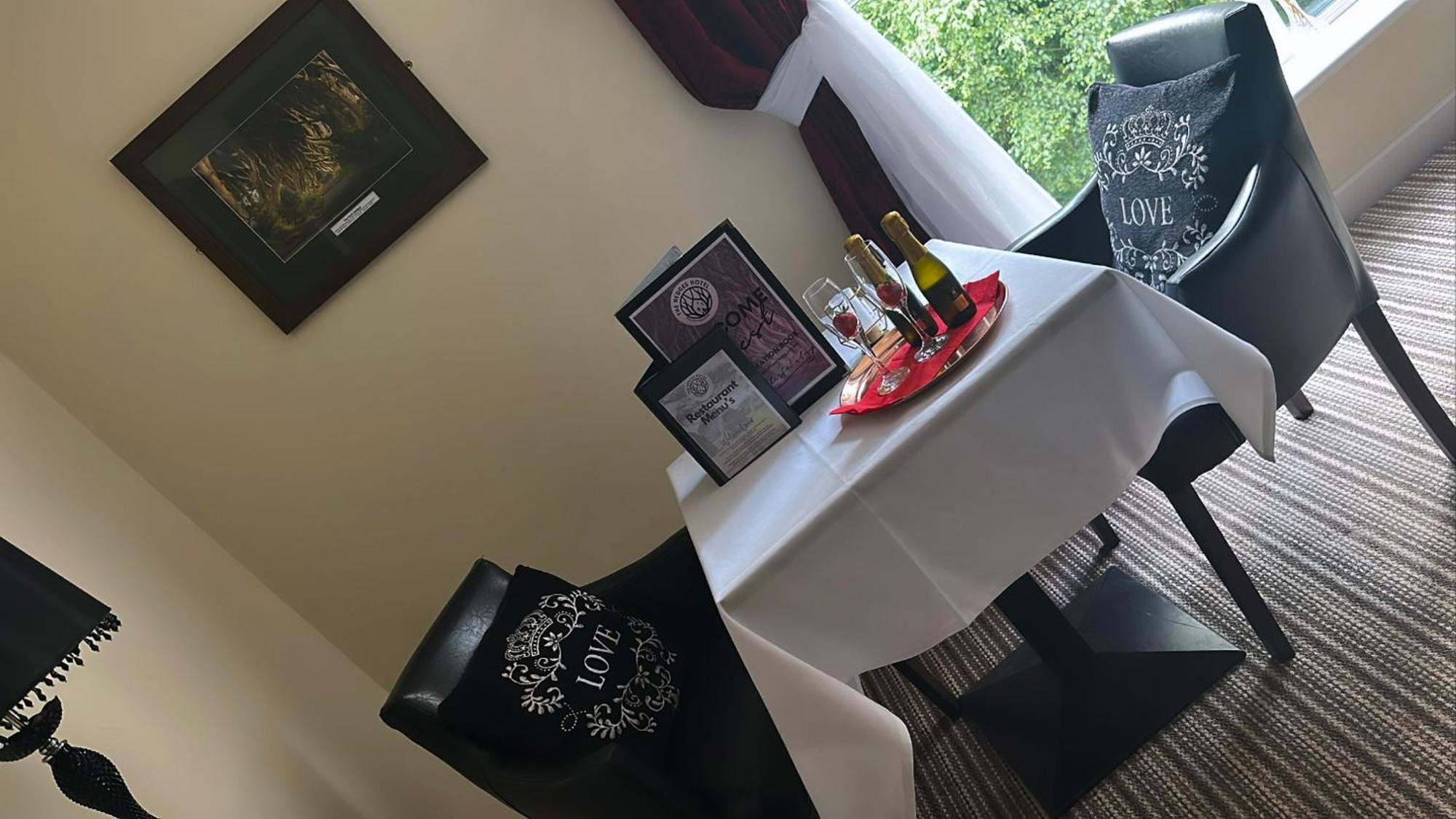 The Hedges Hotel Stranocum エクステリア 写真
