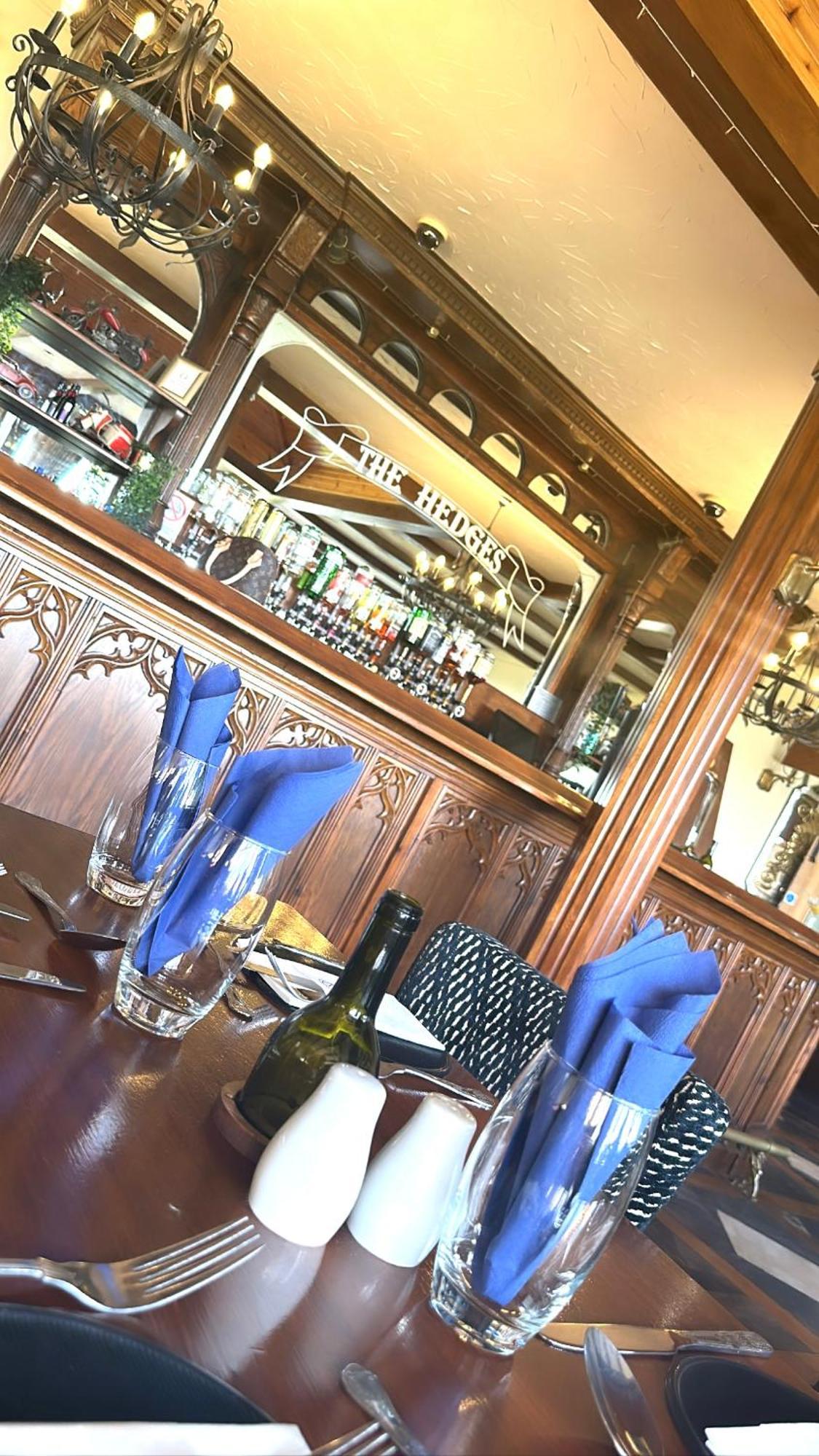 The Hedges Hotel Stranocum エクステリア 写真