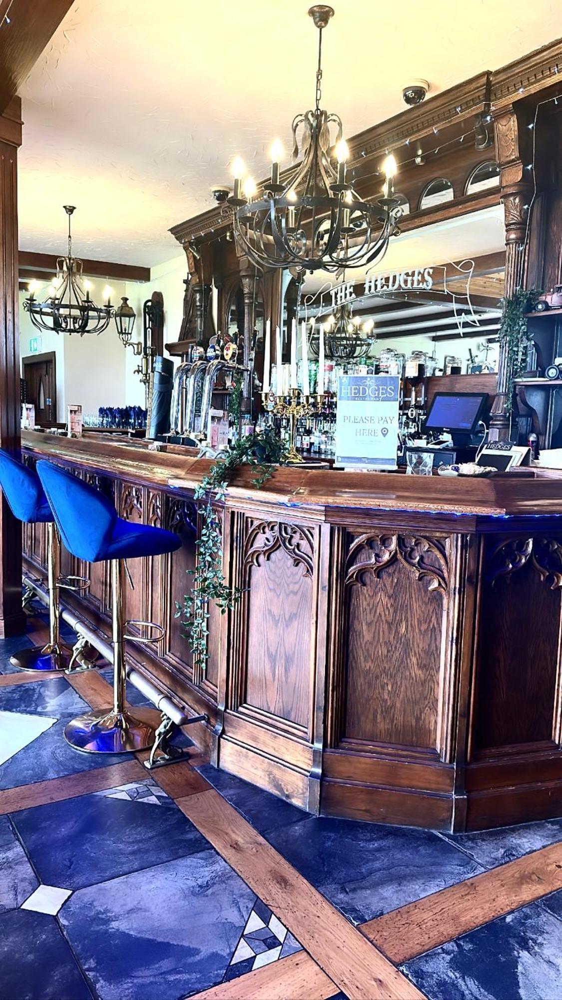 The Hedges Hotel Stranocum エクステリア 写真