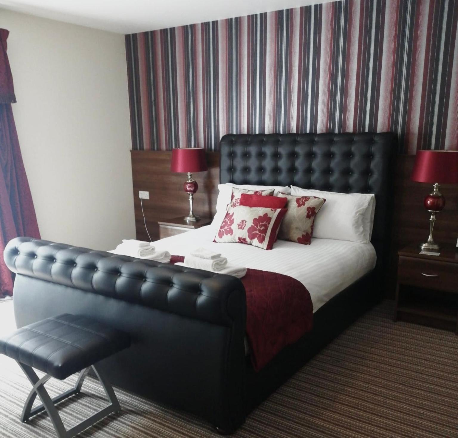 The Hedges Hotel Stranocum エクステリア 写真