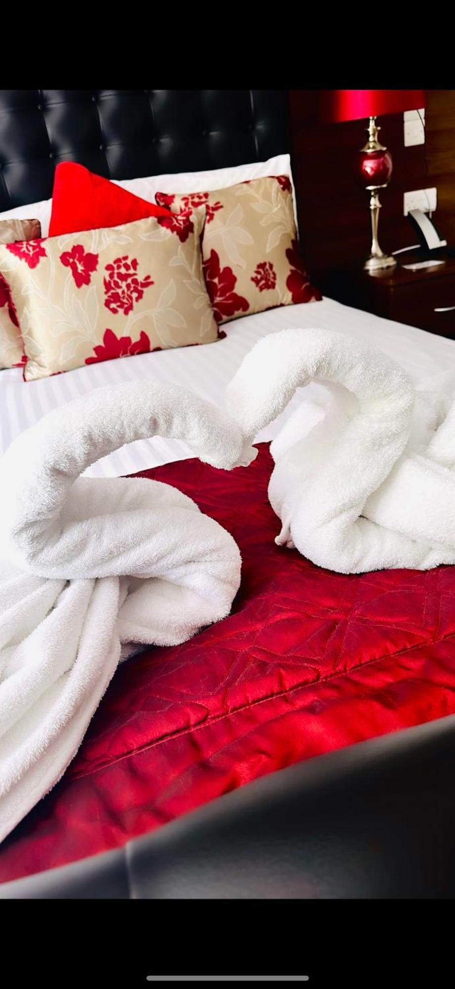 The Hedges Hotel Stranocum エクステリア 写真
